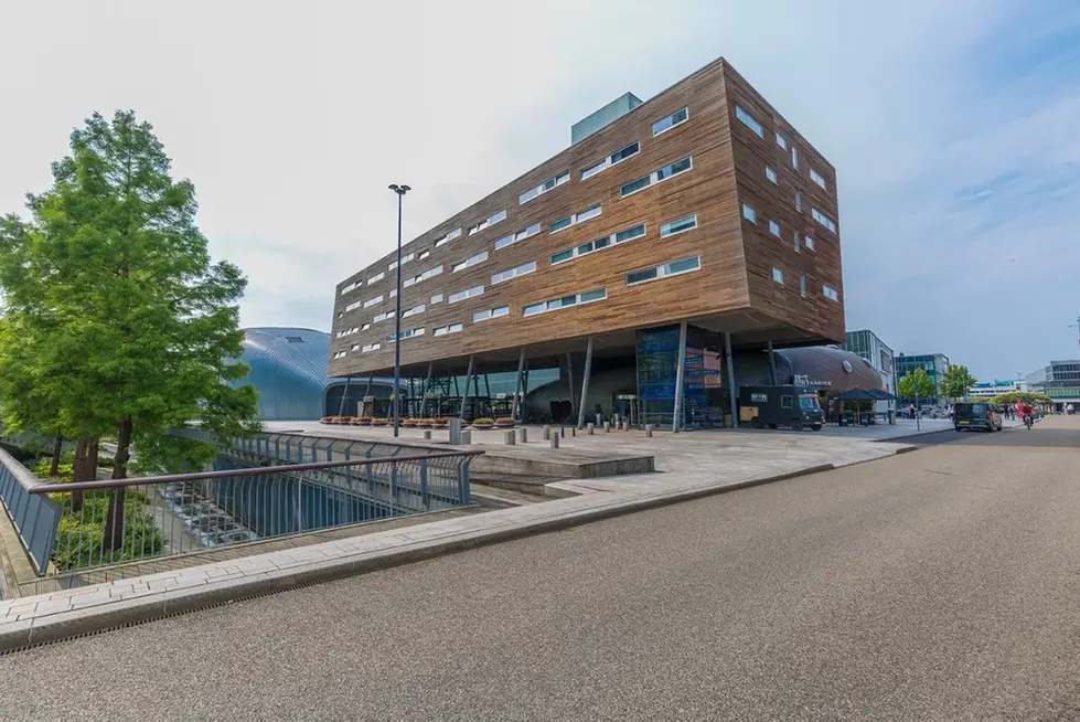 leonardo-almere-hotel-exterior_79067182b2b2f5c8a0ce347e96e91b14_1200x801_mobile_3