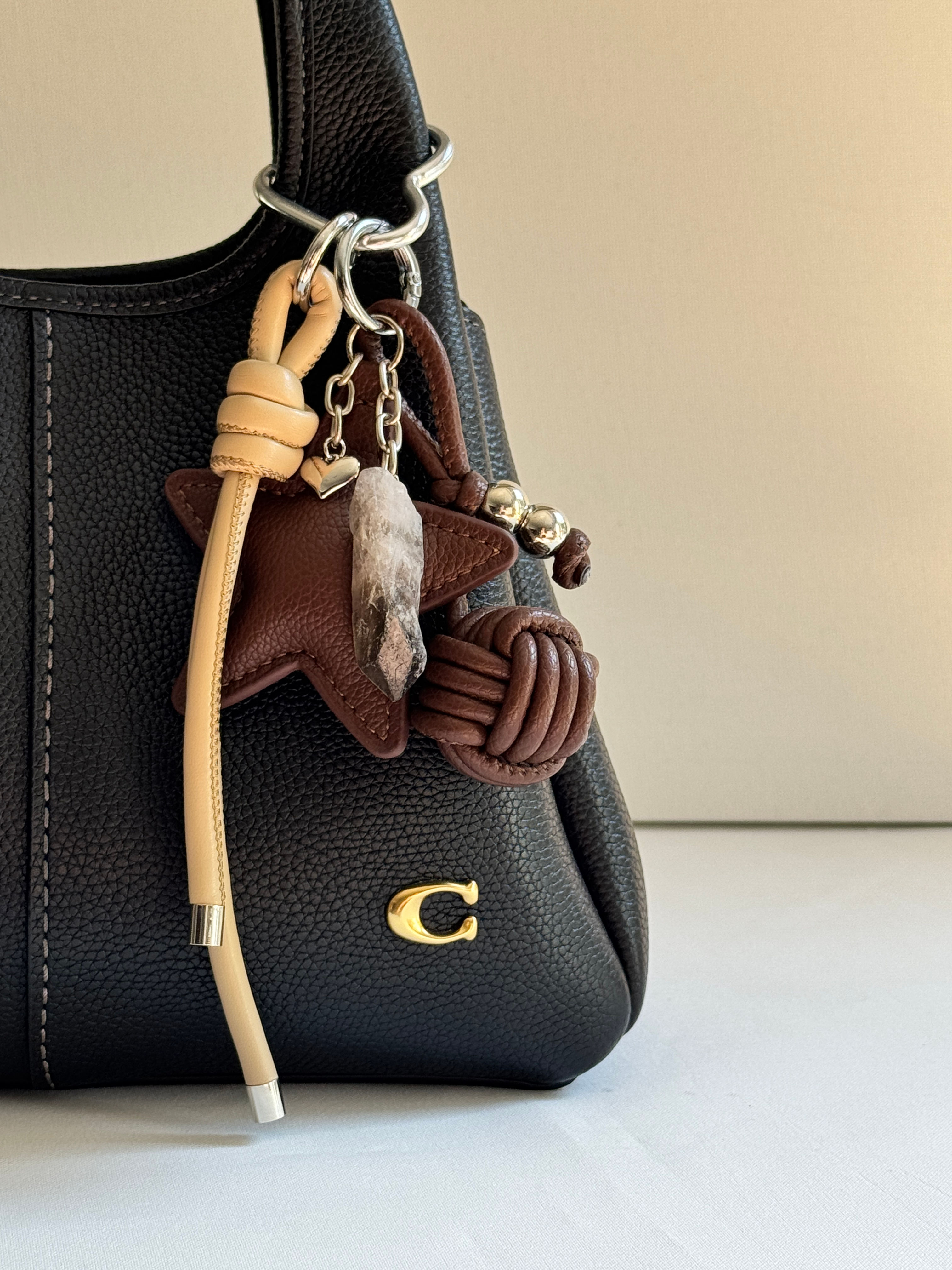 צ׳ארם לתיק עם סמוקי קוורץ