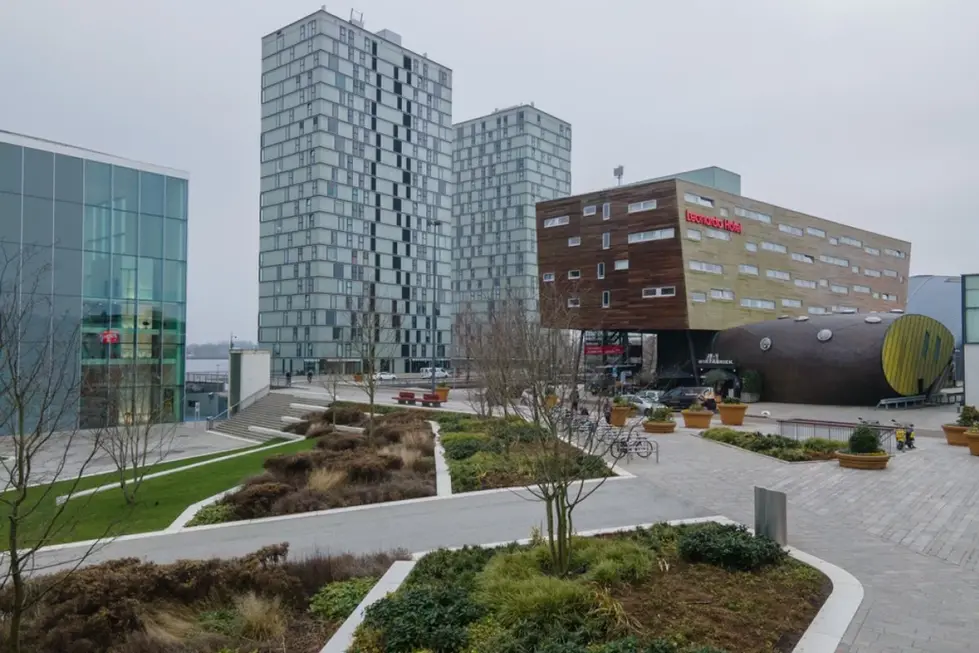 leonardo-hotel-almere-city-center-esplanade-square_baa5cd34e516dbf4208914ee79e46571_1200x800_mobile_3