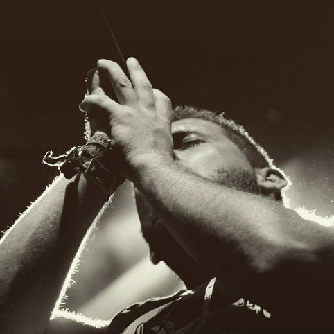 Devil'Spoon presenta a su nuevo cantante Erik 'Huracán' Peña