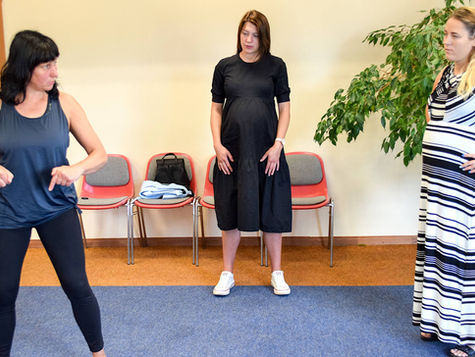 Topošās māmiņas apgūst fizisko aktivitāšu un elpošanas nozīmi