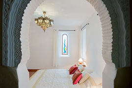 Guest Room Alma.jpg