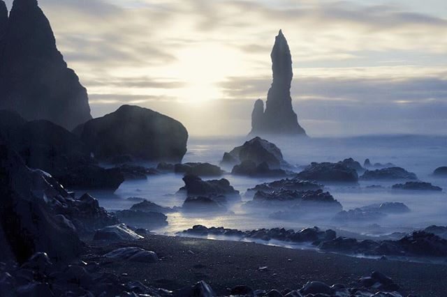 Black sands beach, Iceland_._._5d mark iv_24-70 2.jpg