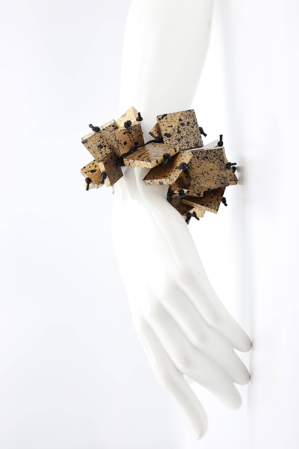 Jianhui London Wood Squres on Elastic Bracelet Hand Painted - Gold