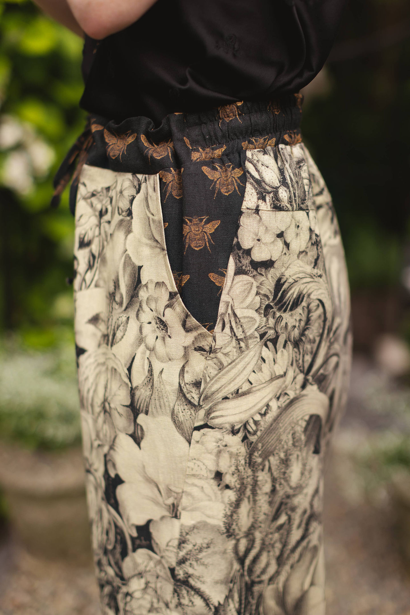 Market of Stars Honey & The Moon Linen Crop Artist Pant HMOONAPASM0
