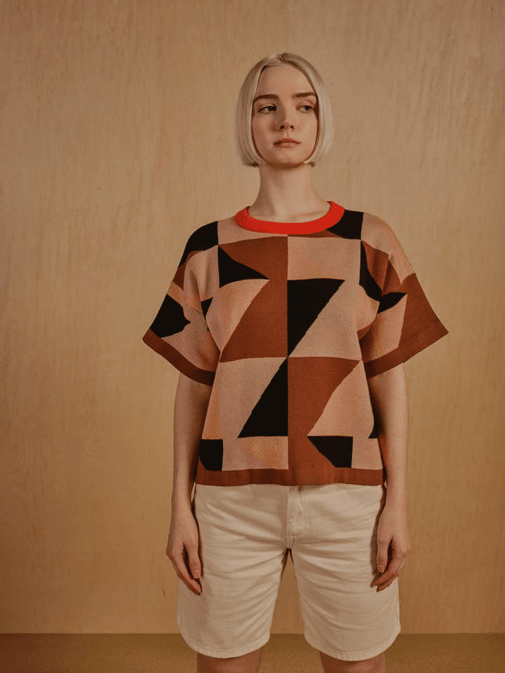 Endery Calder Sweater Tee - Heloconia close up