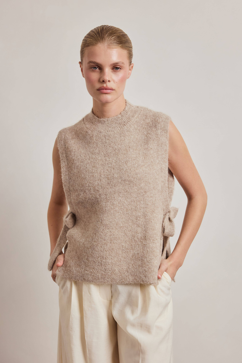 Arctic Fox & Co. Alpaca Vest - Beige ASTVESBEI009