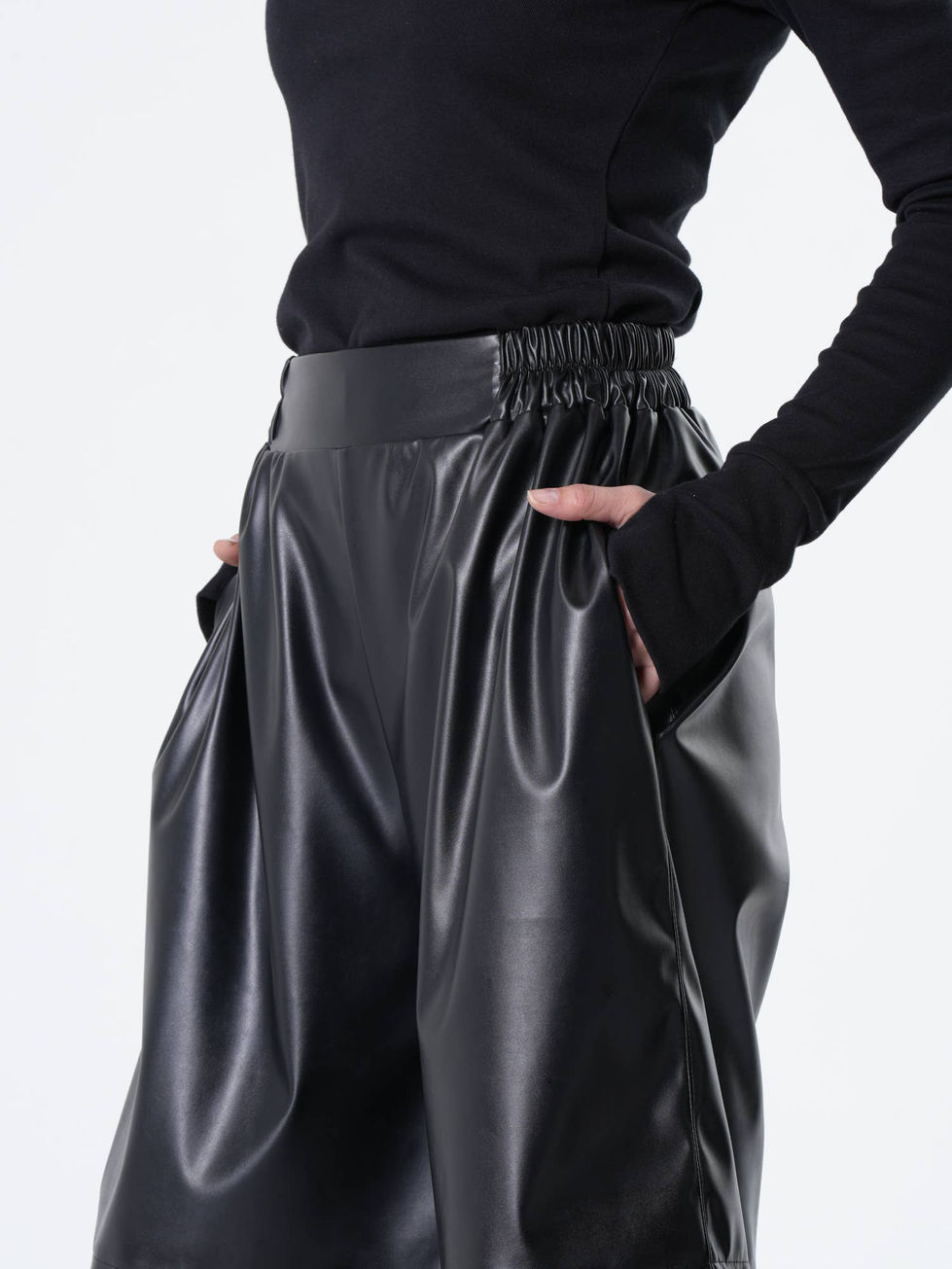 Metamorphoza Bermuda Shorts In Black
