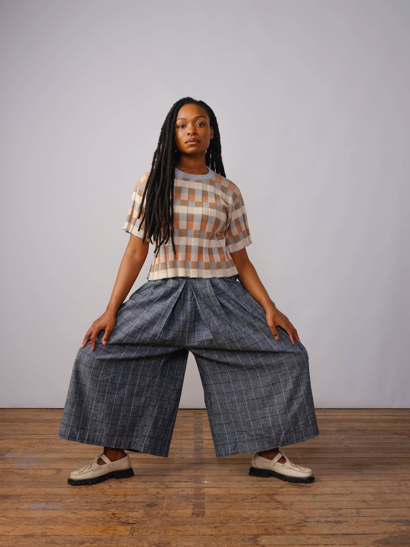 Anni Grid Plaited Tee - Quartz model