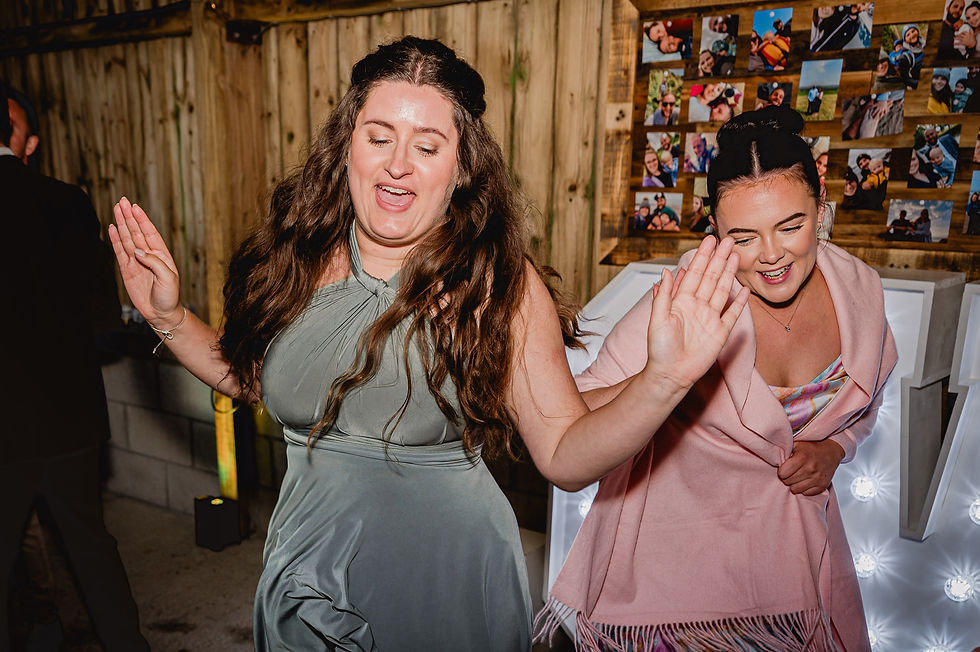 Dizzard Barn Cornwall wedding photography