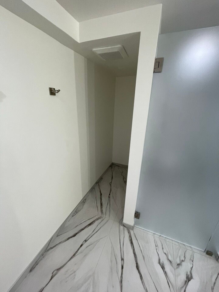 Edalatdju Primary Bahtroom Hidden Nook