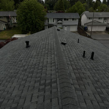 In this recent roofing project, our expert team completed a comprehensive roof replacement for a suburban home, showcasing our commitment to quality craftsmanship and durability. We installed high-quality asphalt shingles that not only enhance the property’s curb appeal but also provide superior protection against harsh weather conditions. This roof replacement ensures that homeowners can enjoy peace of mind knowing their home is well-protected for years to come.
Alongside the roof installation, we upgraded the home’s gutter system with seamless gutters designed for optimal rainwater management. Our seamless gutter installation helps prevent water damage to the foundation and landscaping, safeguarding the home from costly repairs. The expert cleaning and maintenance of the gutters ensured they are functioning at peak efficiency, providing reliable performance during heavy rainfall.
This project highlights our dedication to delivering tailored roofing and gutter solutions that meet the specific needs of each client. By prioritizing quality and customer satisfaction, we ensure that every aspect of our work contributes to a durable and aesthetically pleasing home. Whether you need a complete roof replacement or professional gutter installation, our team is ready to provide exceptional service that enhances the safety and beauty of your property.