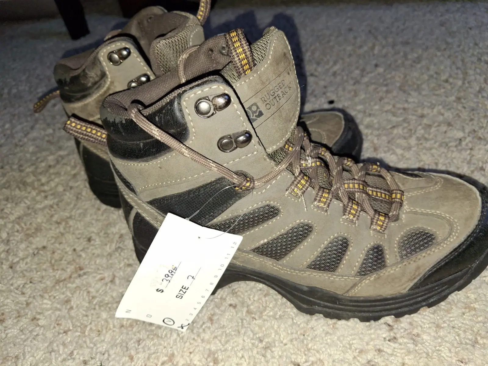Women's Size 9 Boys Size 7 Rugged Outback Camping