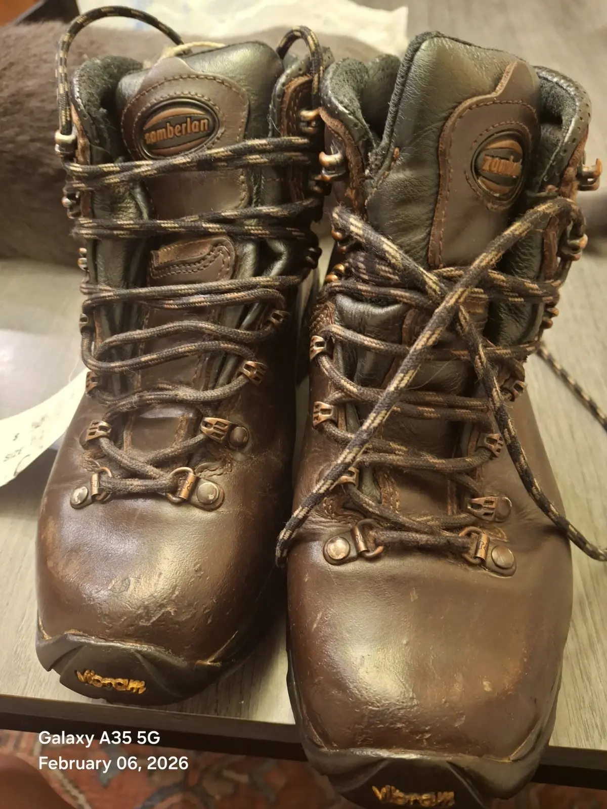 Kids Size 5 girls boys Leather hiking boots Made In ITALY