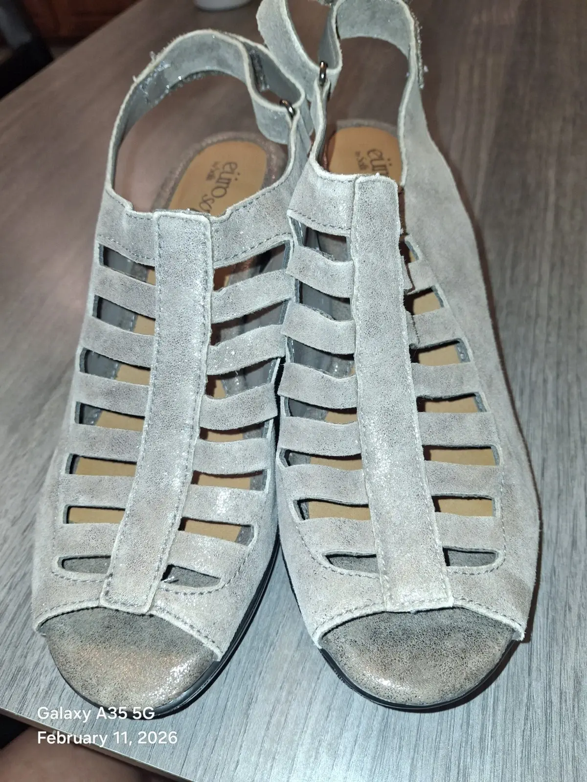 Women's Size 8 Sandals Open Toed Comfortiva Gray
