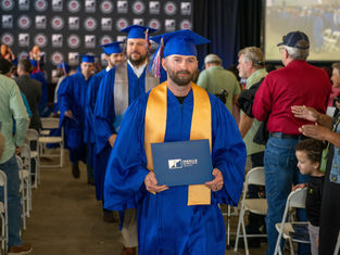 HII’s Ingalls Shipbuilding Celebrates Apprentice School Graduates