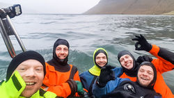 FAROE DIVE  |  Venjingar við flot-bretti á Kollafirði