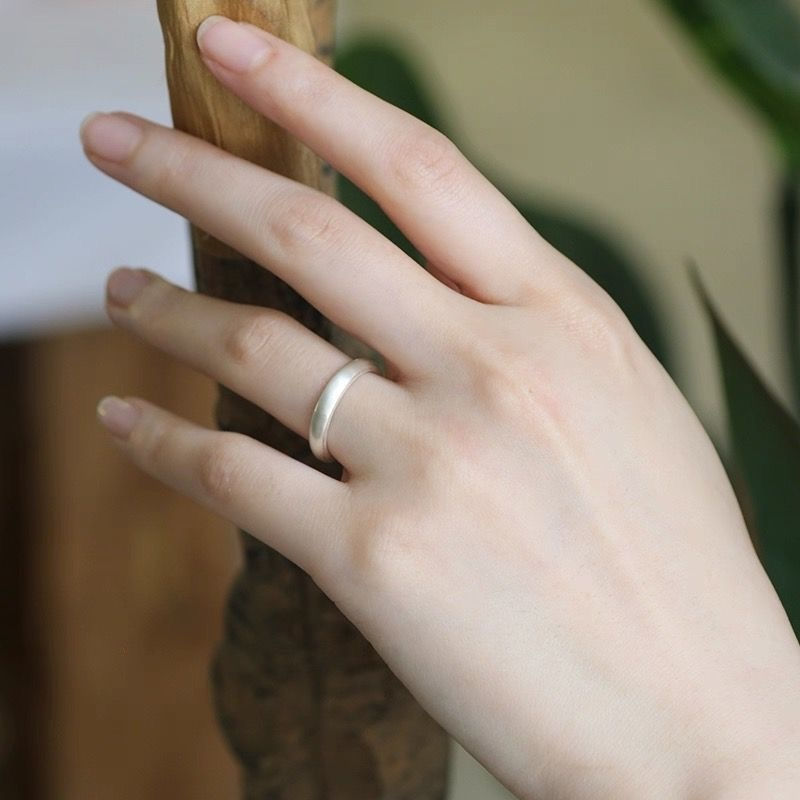 サムネイル： カップルリング 内外側刻印可 ペアリング シルバー2個セット 指輪 学生・20代・30代に大人気 彼氏 彼女 おそろい ペアルック プレゼント 誕生日 記念日