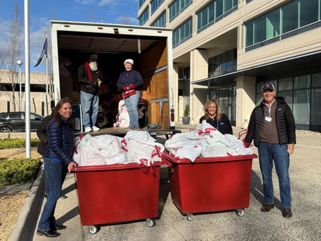 SAIC Celebrates Christmas with Service