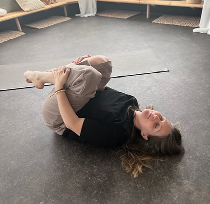 Yoga und Körperwahrnehmung bei SOMA & Klang in Korbach