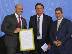 Bolsonaro diz que concedeu graça a Silveira para “dar exemplo ao STF”