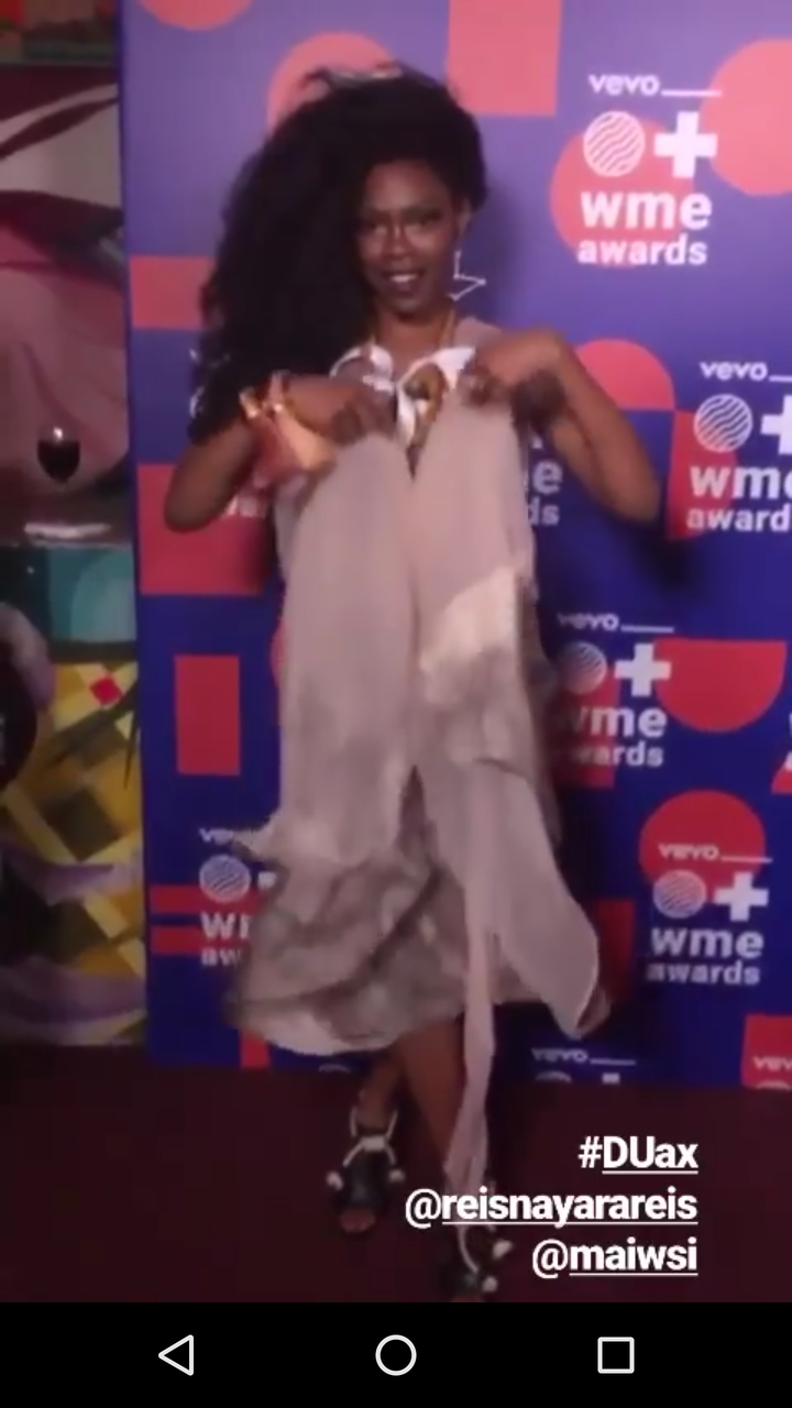Cantora Xênia França