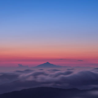 北海道中川郡美深町函岳の風景写真　夕焼けの利尻富士