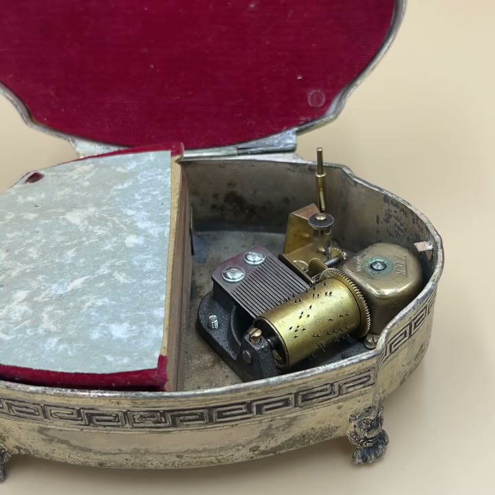 Miniatura: Zabytkowa pozytywka-szkatułka, Japonia, ok. 1930–1940