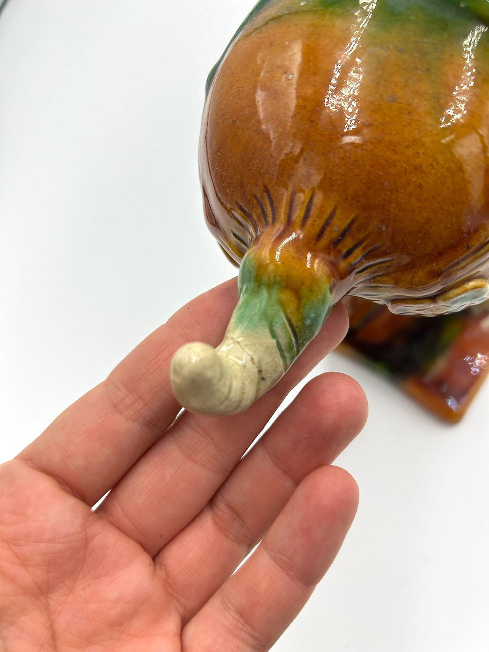 Miniatura: Ceramiczna figura konia w stylistyce Tang sancai, Chiny, II poł. XX w.