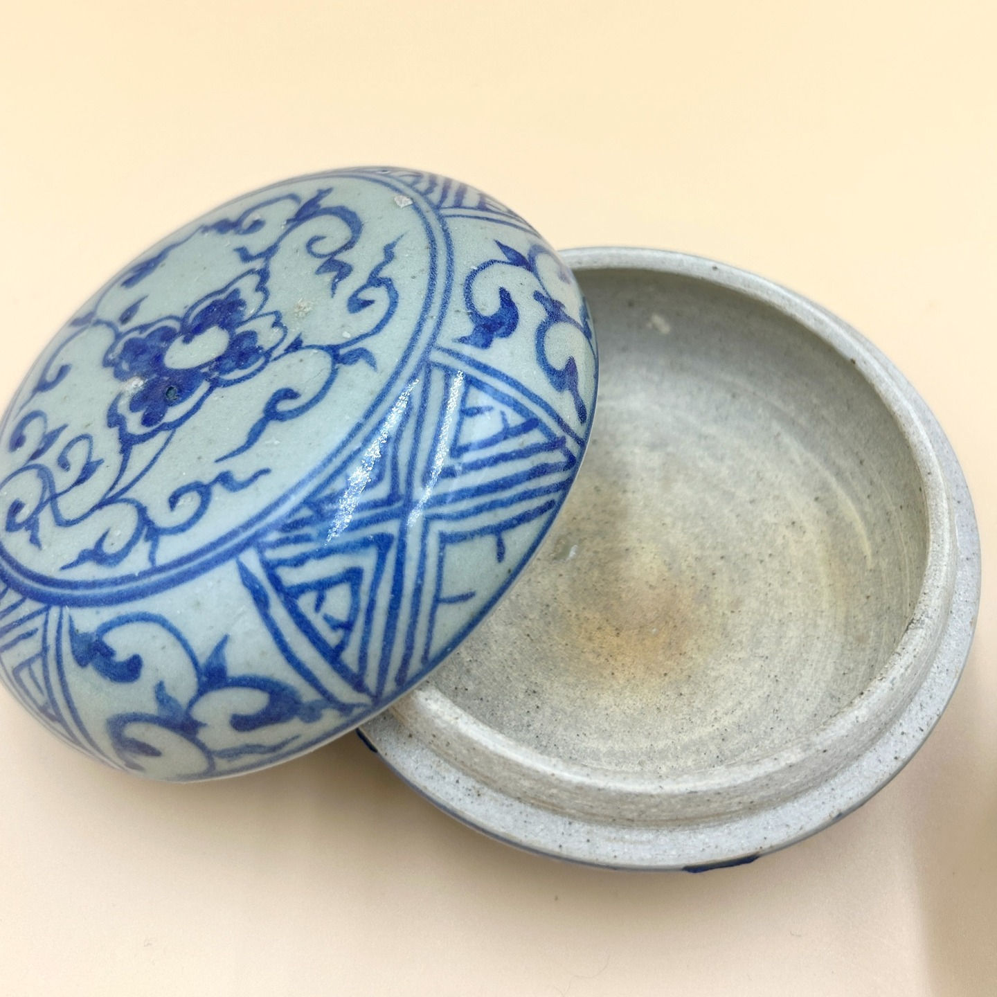 Puzderko na tusz/farbę/drobiazgi, Chiny, II poł. XX w., lata 1960-80.