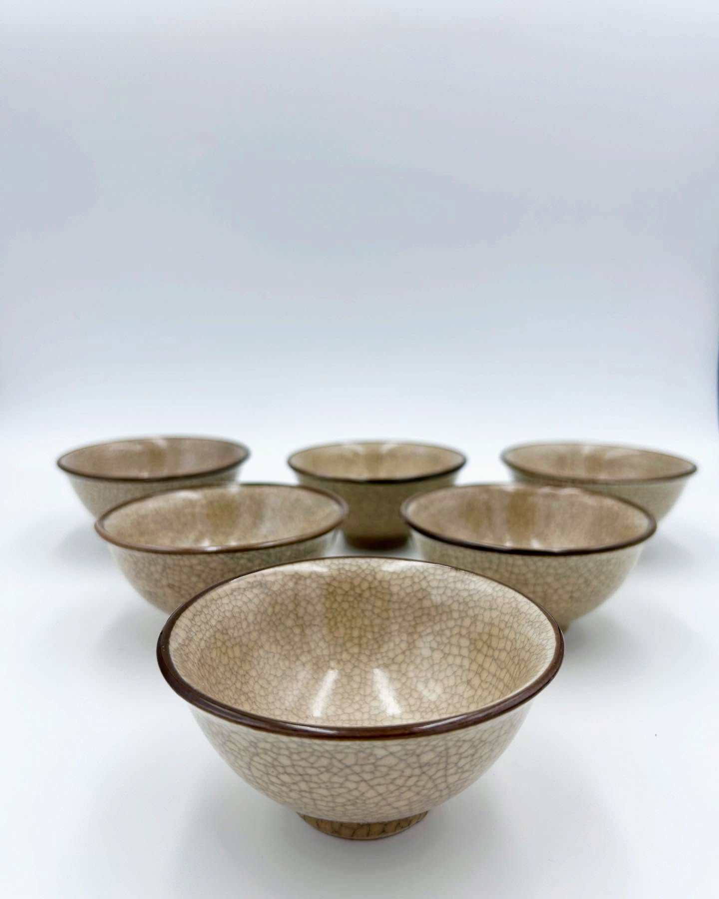 Zestaw sześciu japońskich czarek w stylu Seto