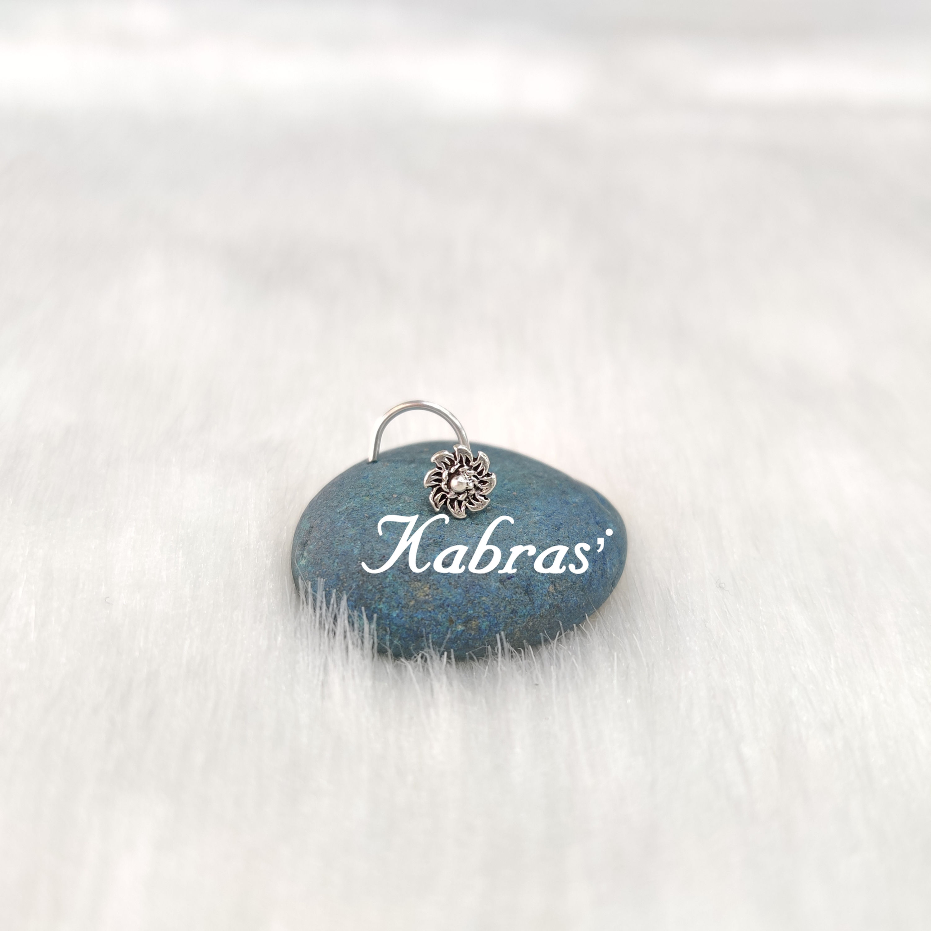 Surya Wired Nose Pin