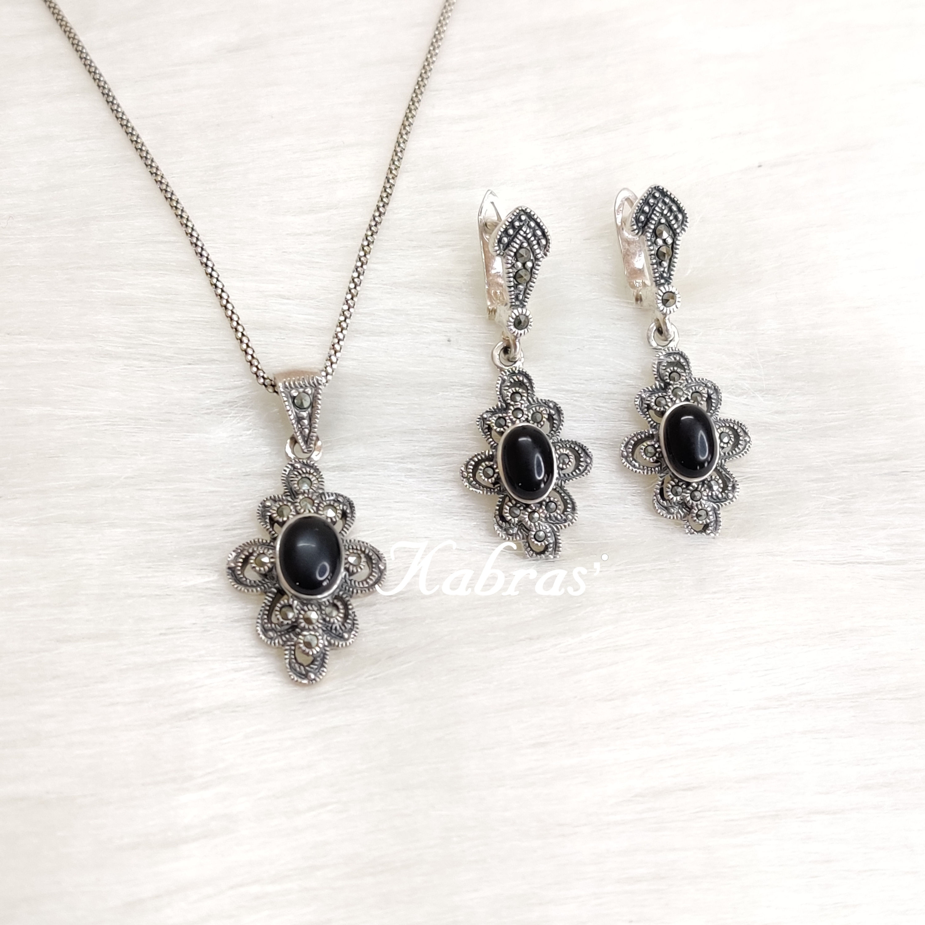 Black Floral Pendant Set