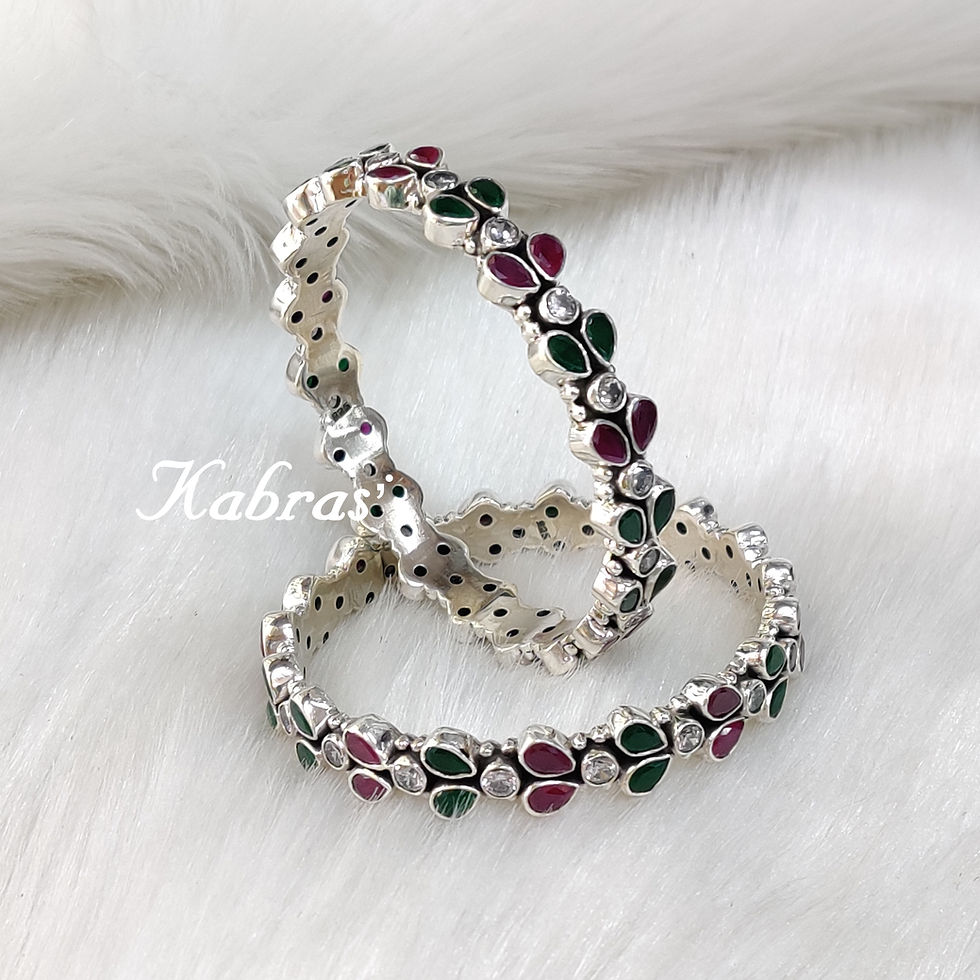 Thumbnail: Multicolored Petaled Bangle
