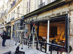 KALYPSO Rue Brochant 22 - Installation nouvelle devanture sur mesure