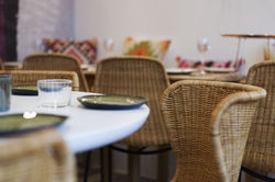 1 KALYPSO Rue Brochant 3 - Détails table ronde