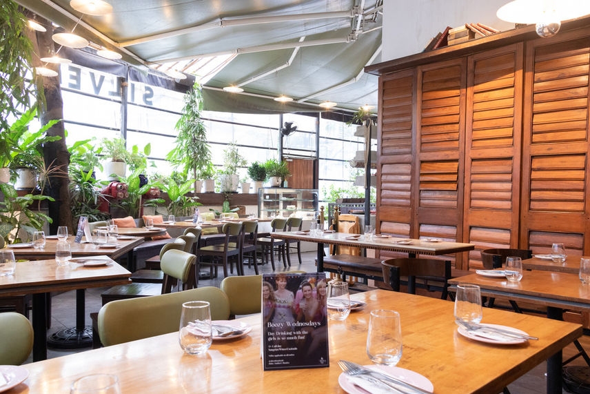Interior Photography, Ambience Photography, Restaurants In Bandra, Food Photography Mumbai, Food Photography, Food Photographers Mumbai, Real Estate Photography Mumbai, Interior Photographers Mumbai.