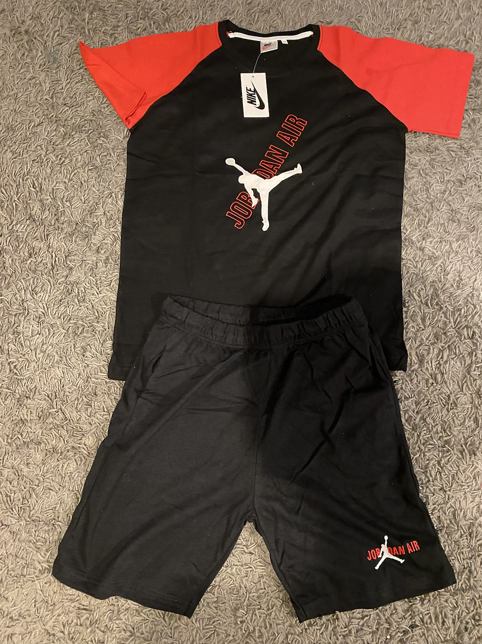 Miniature : Combinaison t-shirt + short 
