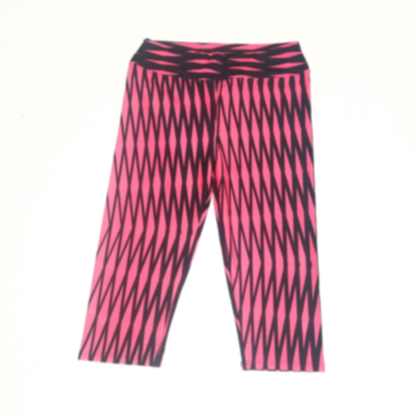 Calza capri estampada fuxia