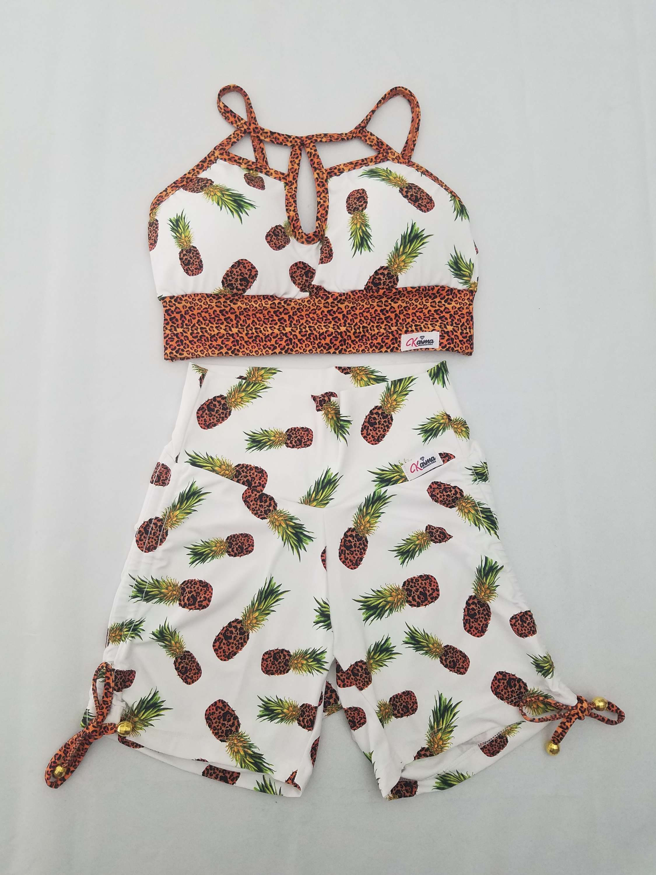 Conjunto short y top piñas