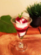 Sobremesa - Verrine de chocolate branco com calda de frutas vermelhas