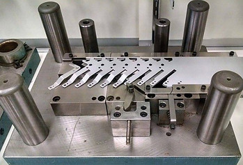 Customized-Progressive-Metal-Stamping-Di