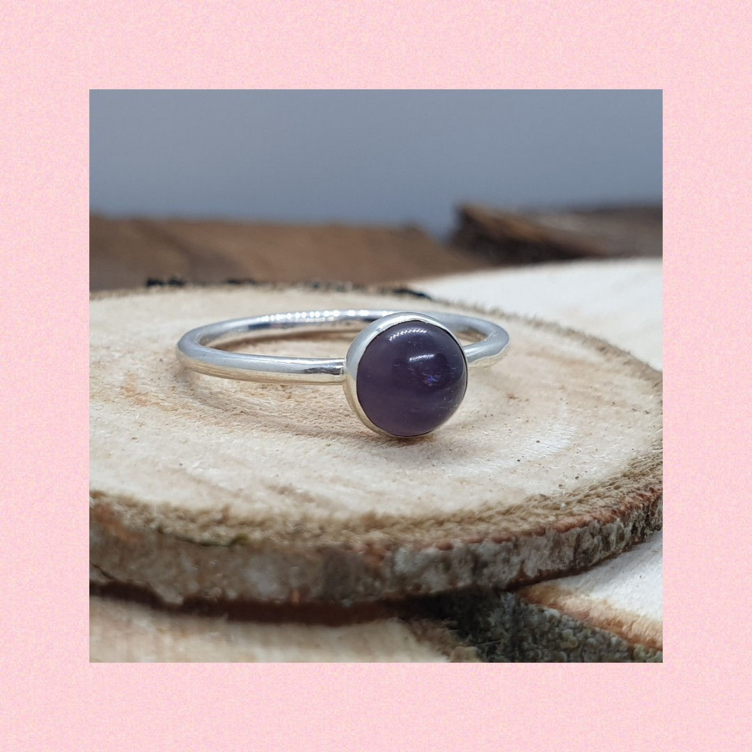 Anello in argento con ametista.