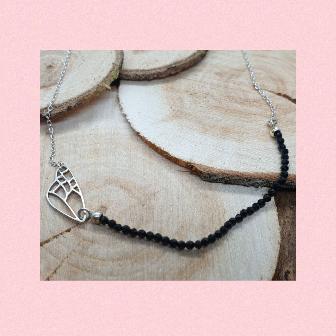 Silberkette mit Spinell.