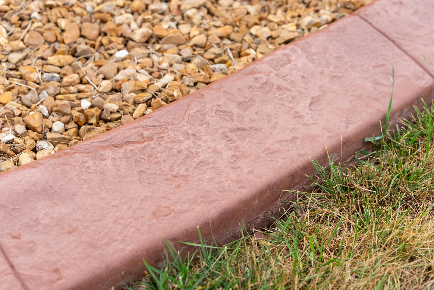 close up view of curbing