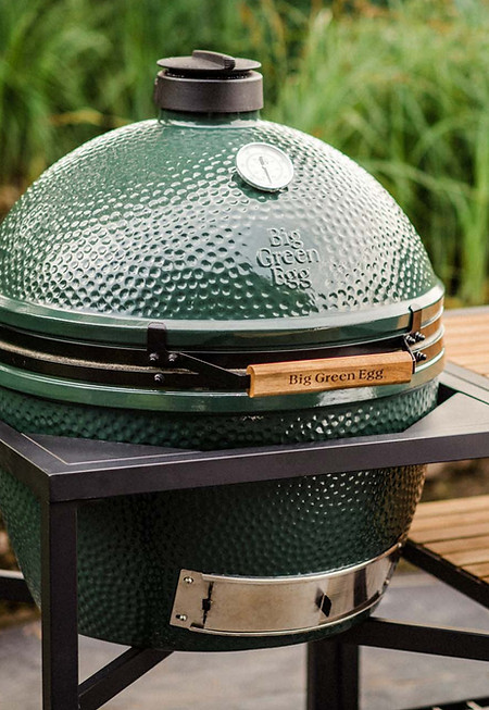 Big_Green_Egg_Lifestyle_XLarge_EGG_in_Modular_Nest_Outdoor.jpg