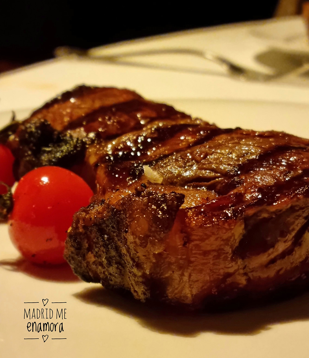 Las carnes a la parrilla son deliciosas.