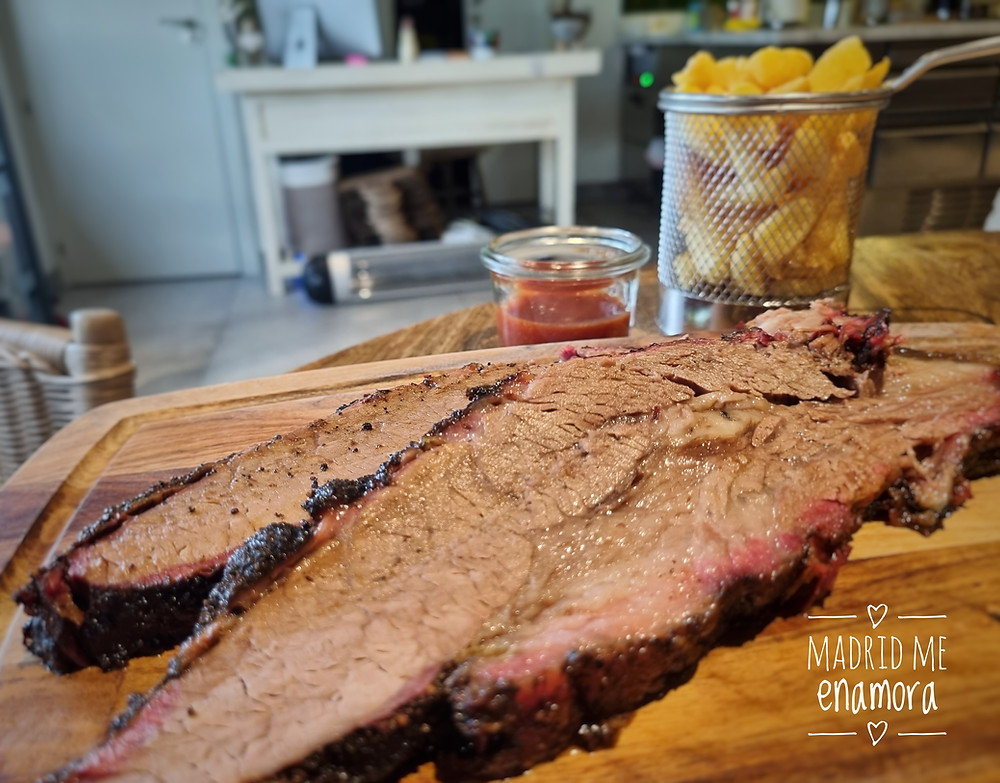 El brisket es un clásico de las barbacoas tejanas.