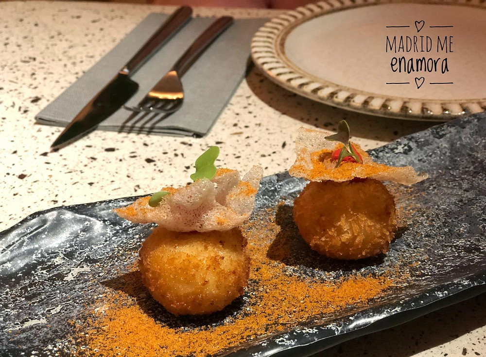 Croquetas melosas de bacalao con jengibre.