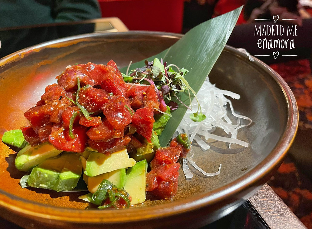 Tartar de atún «bluefin» aliñado con ponzu, manzana verde y mayokimche.